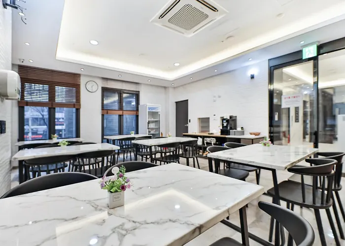 Yuna Business 2* Busan