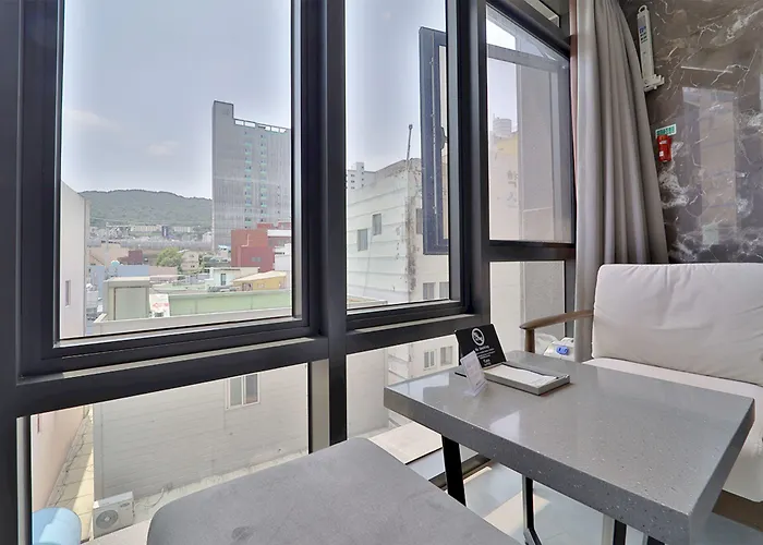 Yuna Business Hotel Busan