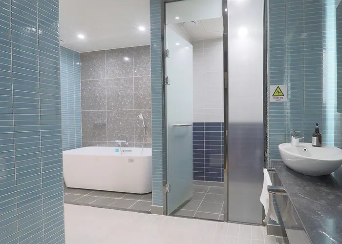 Hotel Yuna Business 2*