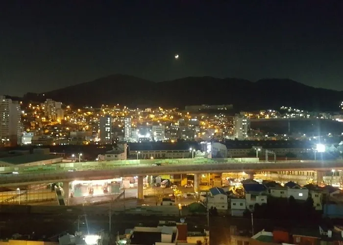 Yuna Business Hotel